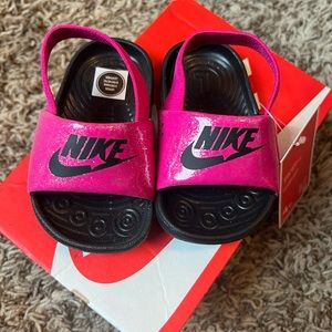 Nike Kawa SE "Very Berry/Black" Toddler Girls' Slide